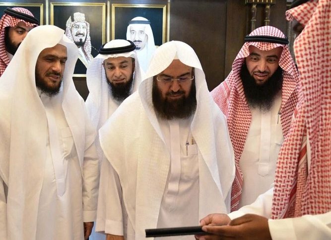 السعودية : تطبيق ذكي بعدة لغات لخدمة ضيوف الرحمن بالمسجد النبوي