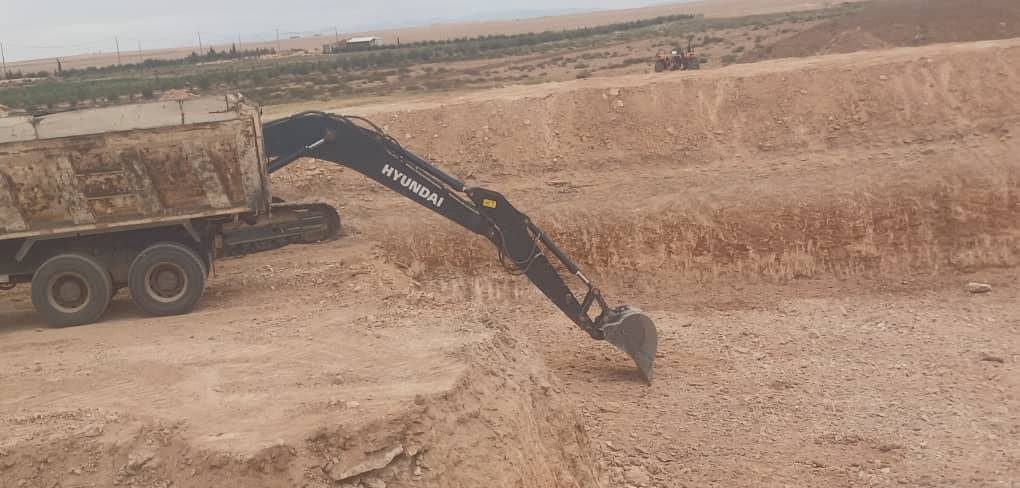 النعامة: الشروع في عمليات فتح 100 كلم من المسالك الفلاحية