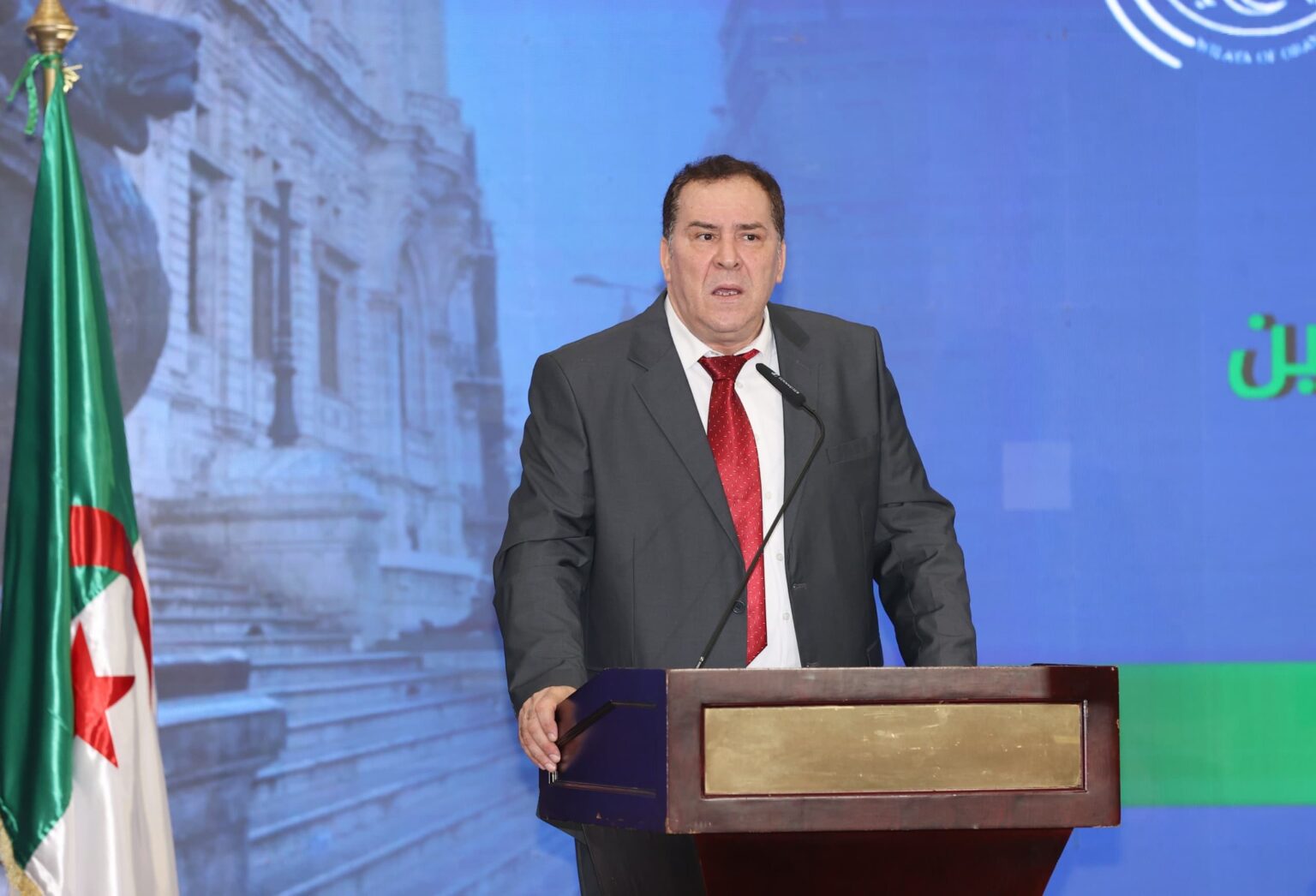 وزير الاتصال: رئيس الجمهورية يولي اهتماما بالغا للصحافة الوطنية ومهن الإعلام والاتصال