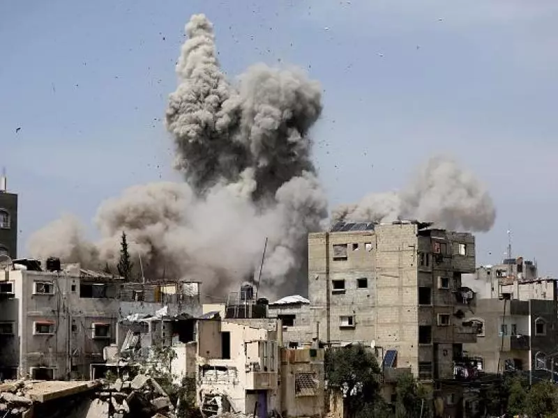 استشهاد 16 فلسطينيا في قصف صهيوني شمالي ووسط قطاع غزة