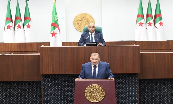 وزير العدل : الجزائر عازمة على شن حرب ضد عصابات المخدرات بلا هوادة