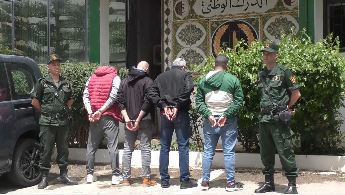 الجزائر العاصمة : الإطاحة بعصابة مختصة في المضاربة غير المشروعة في السيارات نوع فيات دوبلو بانوراما