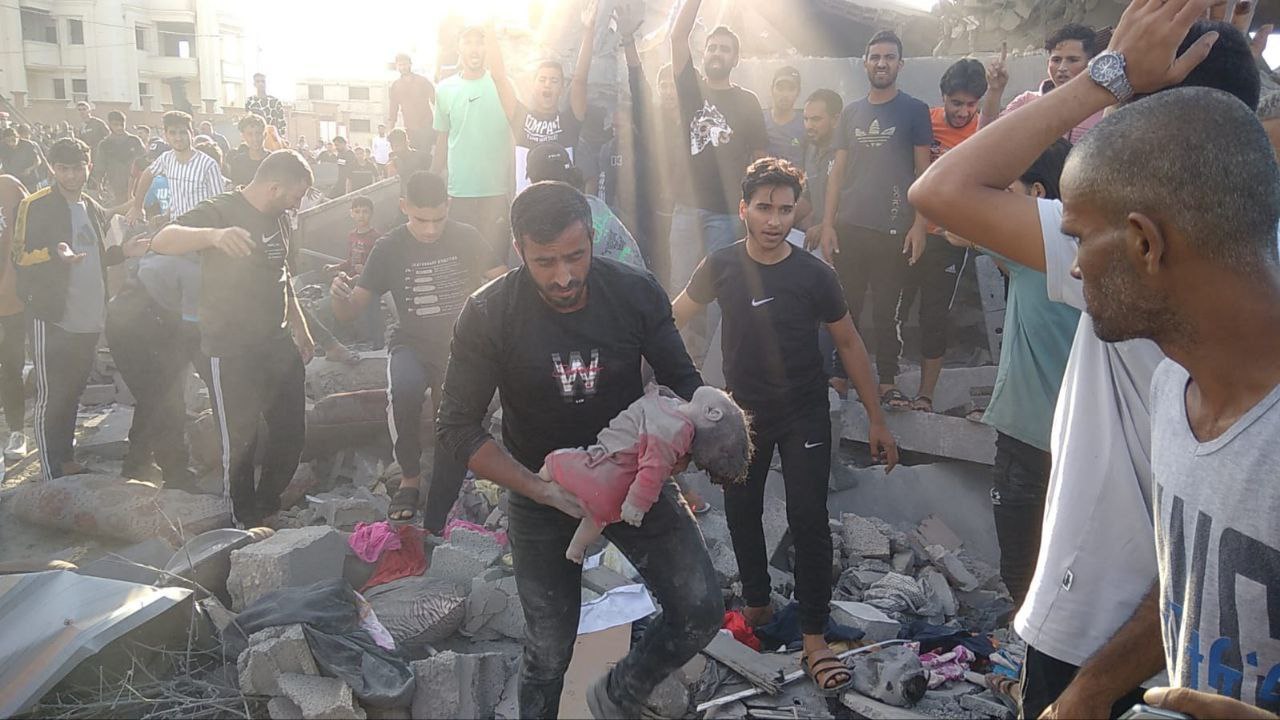 ارتفاع حصيلة ضحايا القصف على قطاع غزة منذ فجر اليوم إلى 87 شهيدا