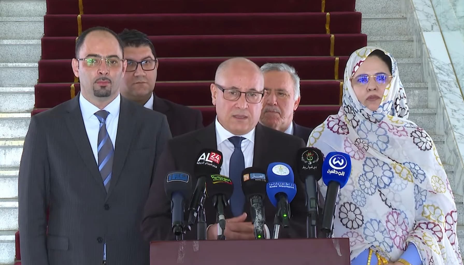 معرض المنتجات الجزائرية بنواكشوط : زيتوني يؤكد على أهمية تعزيز تنافسية المنتوج الجزائري