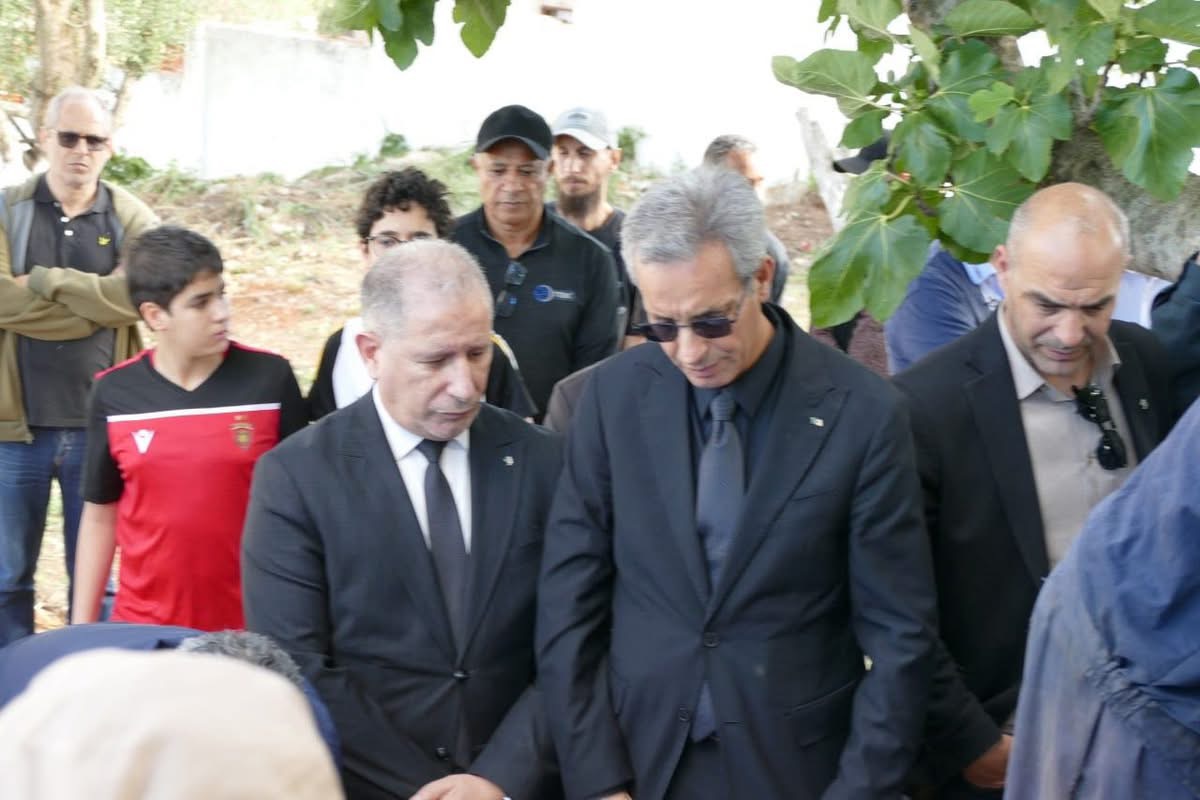 وزير الثقافة يشارك في مراسم تشييع جنازة المخرج العالمي “مُحَمَّد لَخْضَر حَمِينَة”