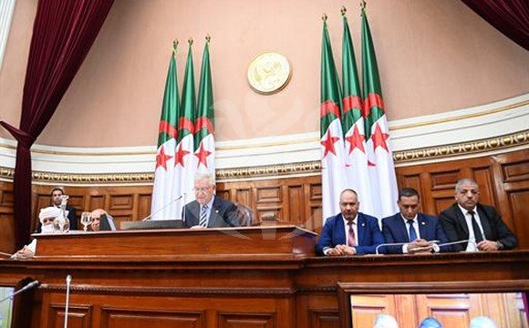 تنصيب مسؤولي أجهزة وهيئات مجلس الأمة بعنوان التجديد النصفي لسنة 2025
