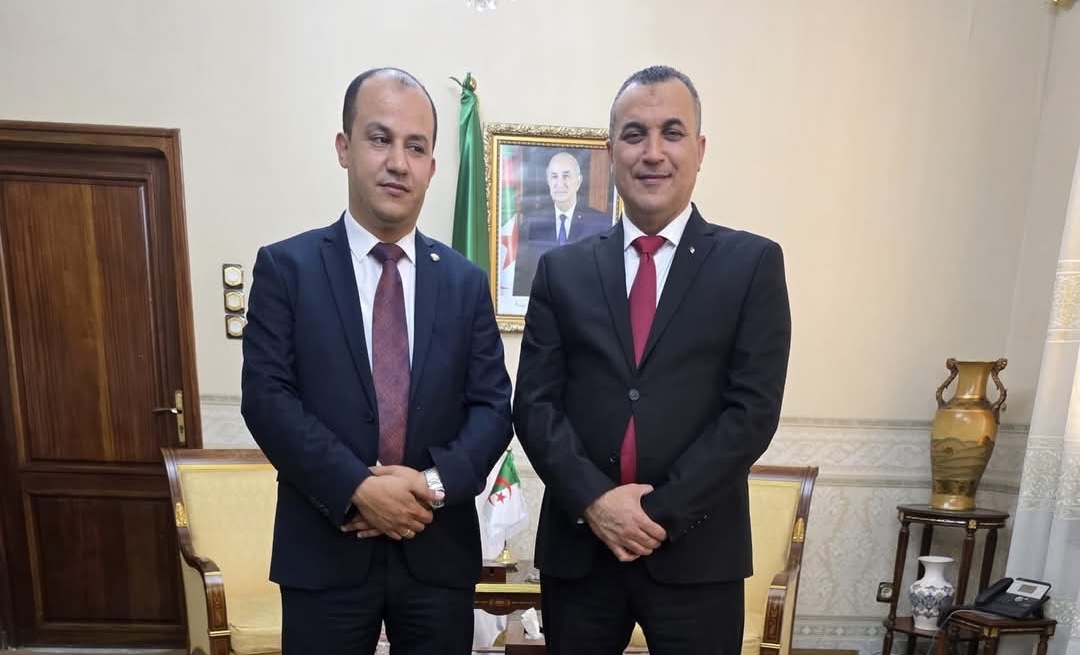 زروقي يستقبل نواباً من الجلفة، معسكر و تيارت لبحث انشغالات قطاع الاتصالات