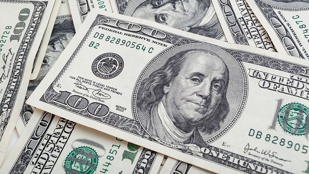 الدولار يتراجع مع تقييم المتداولين لتوقعات الرسوم الجمركية