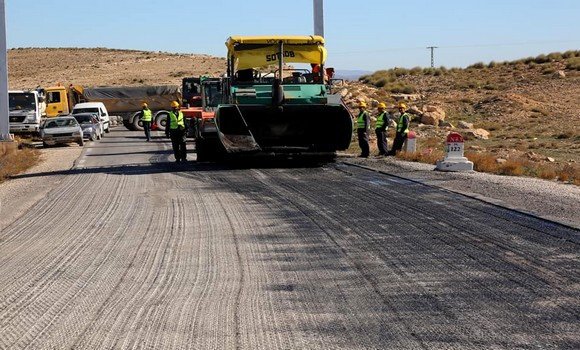 غرداية : استلام مشروع ازدواجية الطريق الوطني رقم 1 على مسافة 10 كلم قبل نهاية السنة
