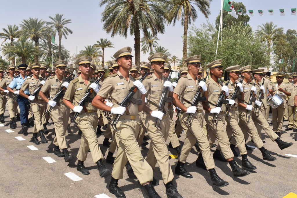 سيدي بلعباس: تخرج 11 دفعة بالمدرسة التطبيقية لمصالح الصحة العسكرية
