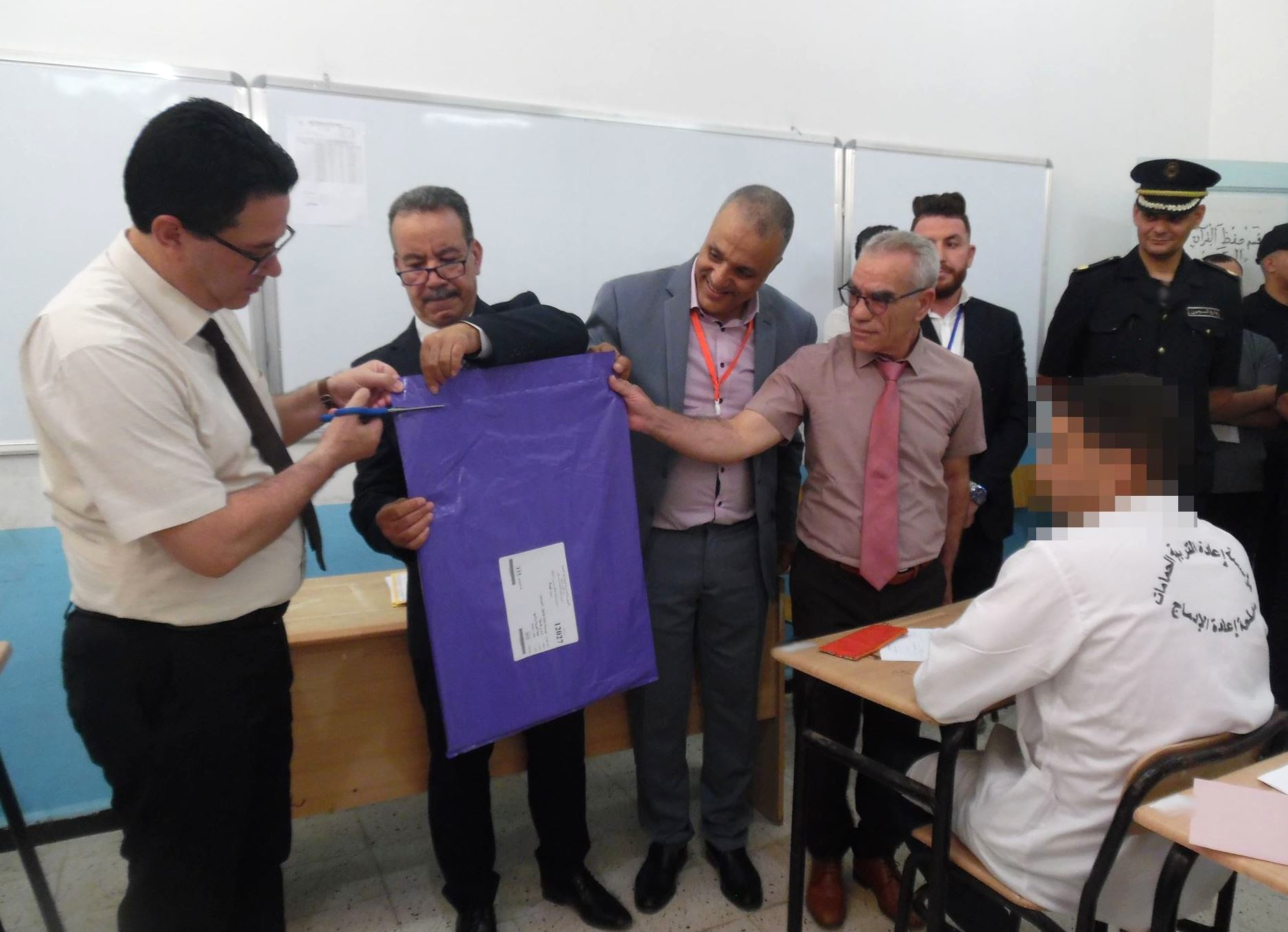 الجلفة : أزيد من 300 مترشح من نزلاء المؤسسات العقابية يجتازون إمتحانات شهادة البكالوريا