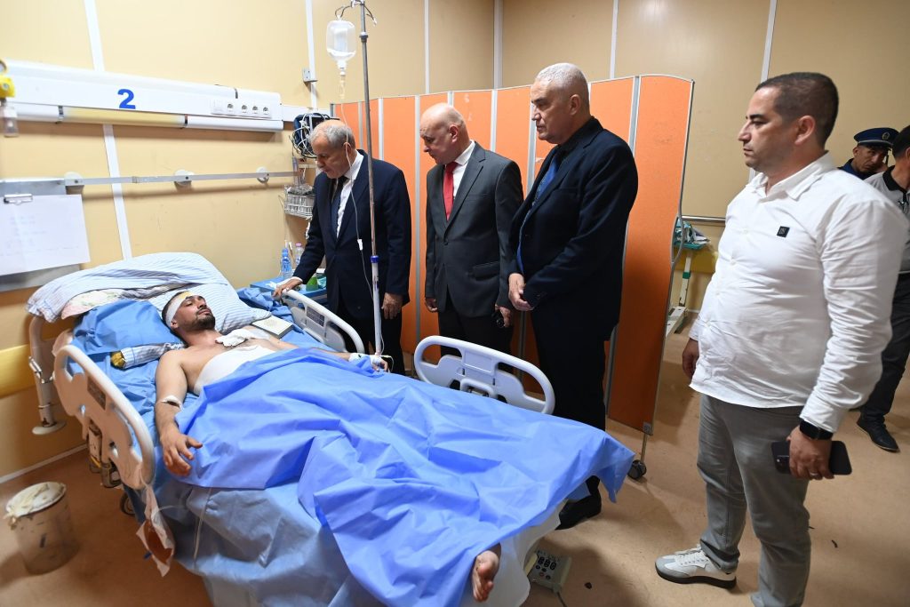 حادث ملعب 5 جويلية: الرئيس المدير العام لمجمع سوناطراك يزور المصابين