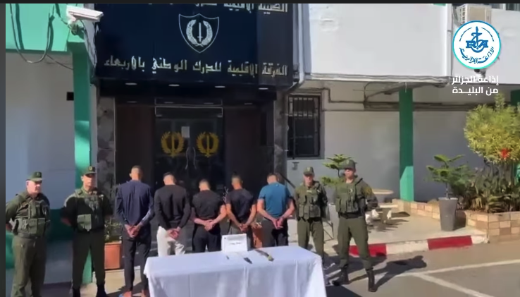 البليدة: توقيف خمسة أشخاص لتورطهم في عصابات الأحياء