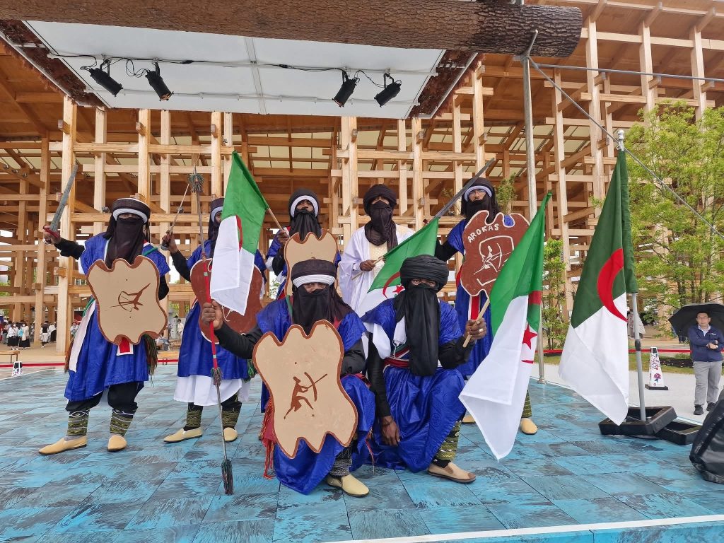 المعرض العالمي بأوساكا: عروض فرقة “أروقاس” من جانت تستقطب اهتمام الجمهور الياباني