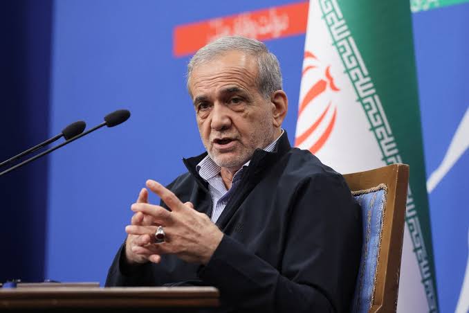 الرئيس الإيراني : طهران لا تسعى إلى امتلاك أسلحة نووية