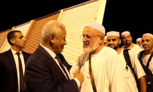 حج 2025: عودة أول فوج من الحجاج إلى مطار غرداية