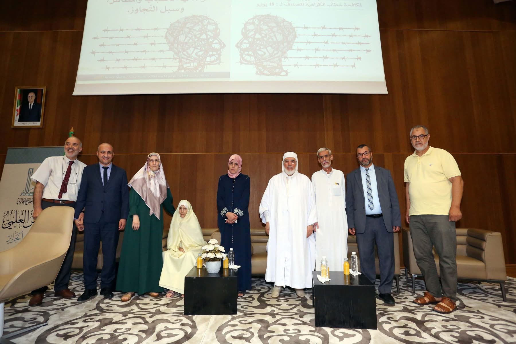 عميد جامع الجزائر يشرف على تسلّم مكتبة الشّيخ يخلف بوعناني وقفًا على “دار القرآن”