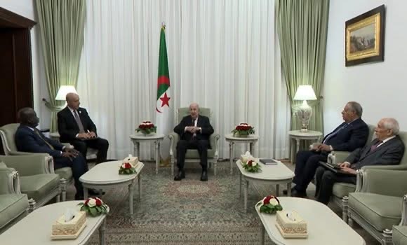 رئيس الجمهورية يستقبل سفير جمهورية غانا لدى الجزائر