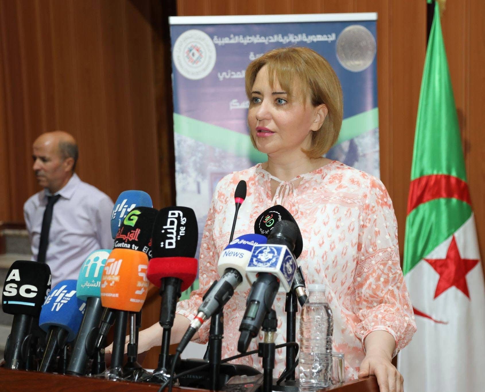 حملاوي : تنظيم ست جامعات صيفية تكوينية لفائدة 2ر400 جمعية