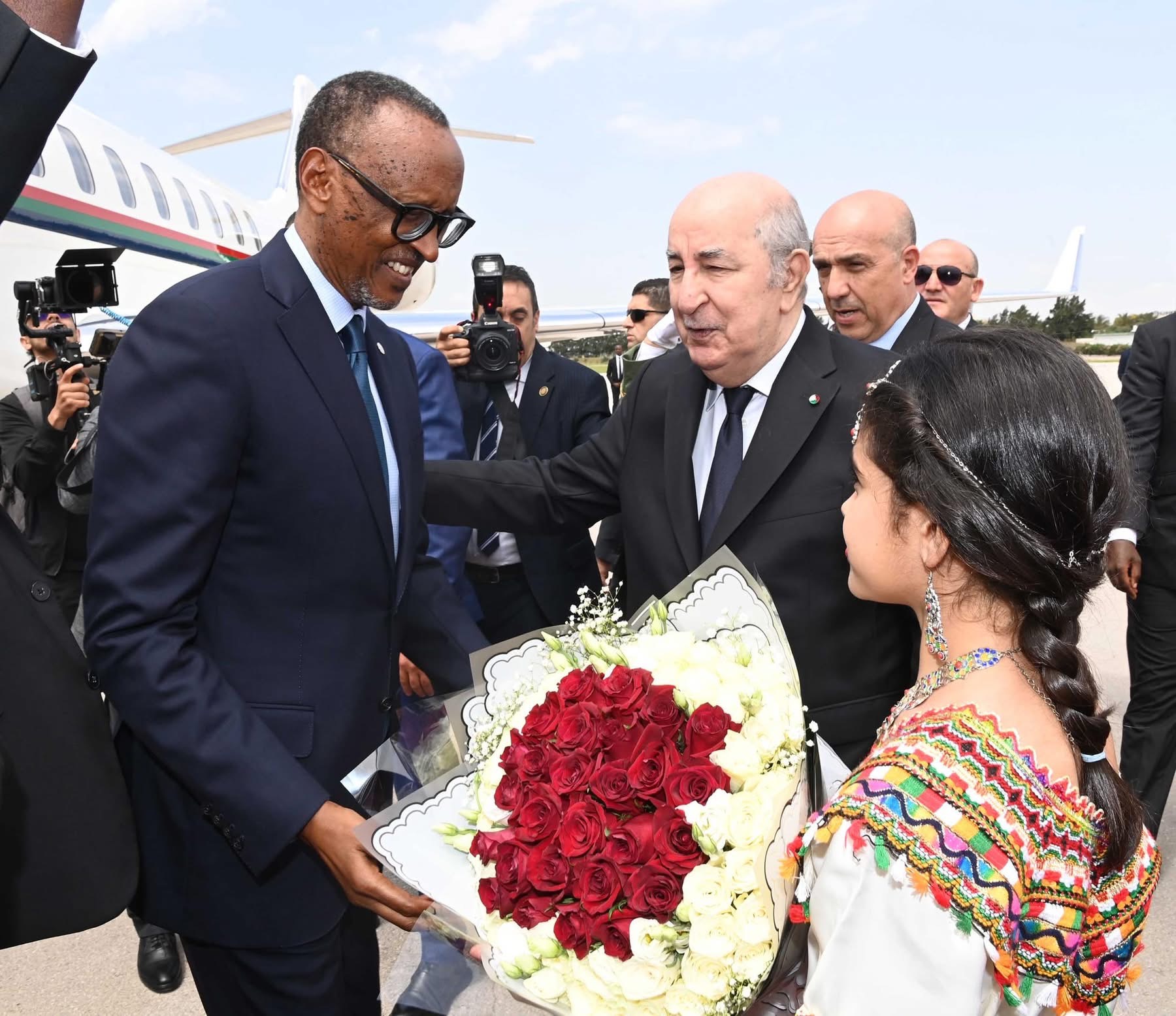 الرئيس الرواندي يزور المدرسة الوطنية العليا للذكاء الاصطناعي