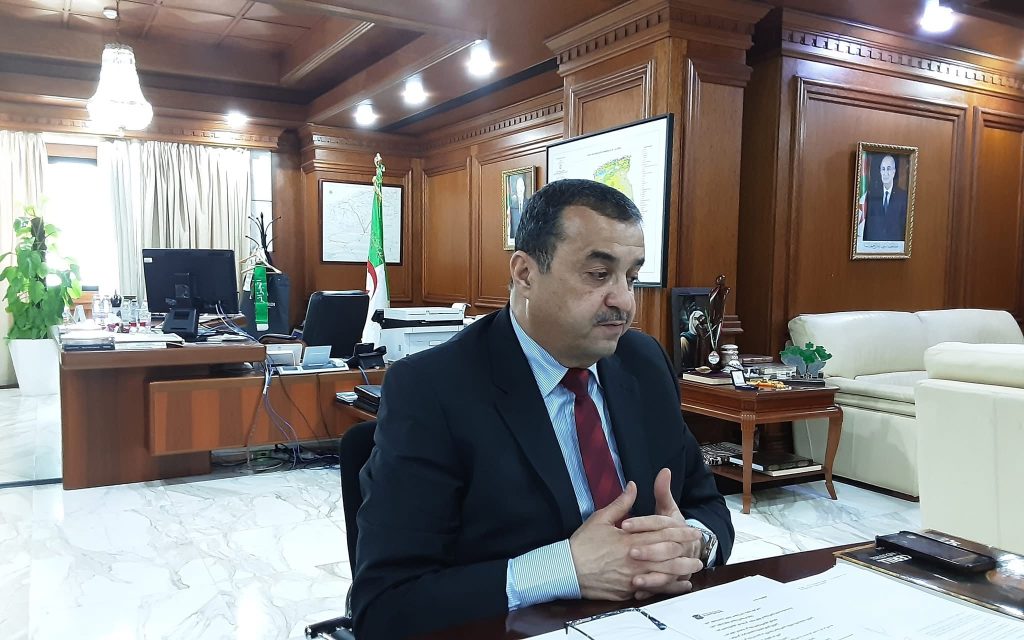 وزير الدولة، وزير الطاقة والمناجم والطاقات المتجددة يتحادث هاتفيا مع نظيره السوري