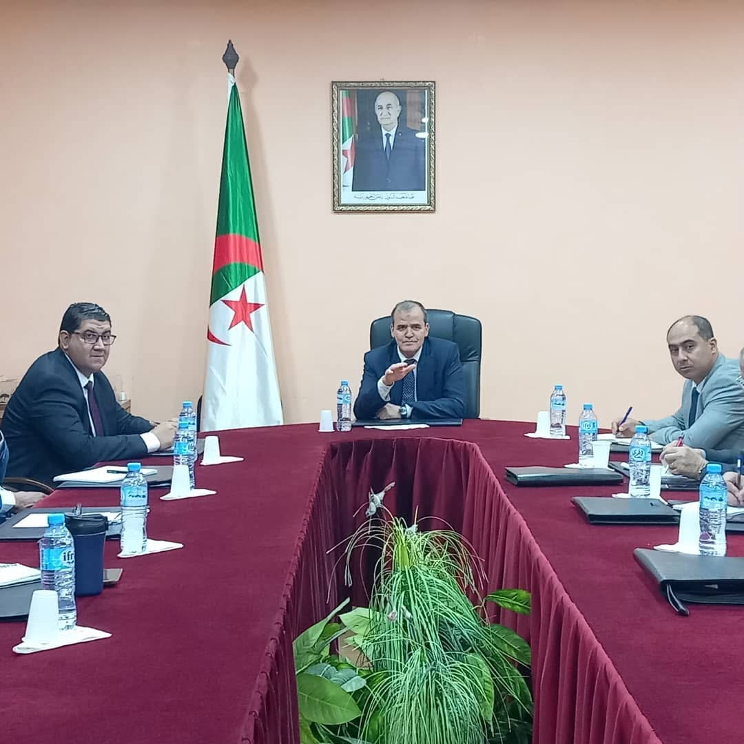 رزيق يشرف على تنصيب لجنة لدراسة ملف التمور على المستوى الدولي