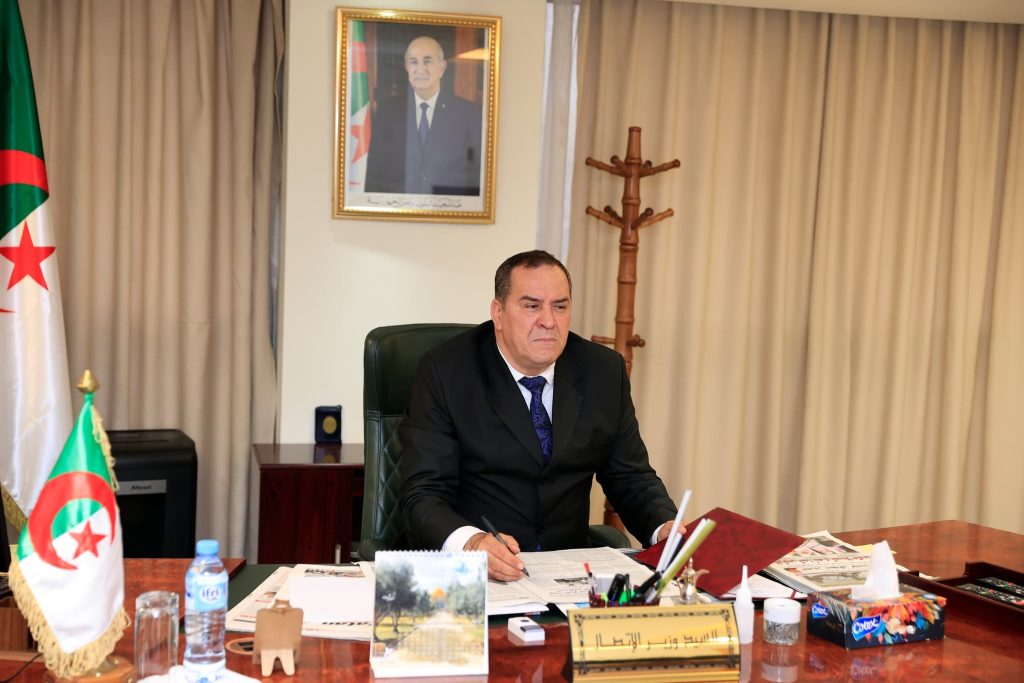 وزير الاتصال يشارك في تأبينية الصحفي الراحل علي ذراع
