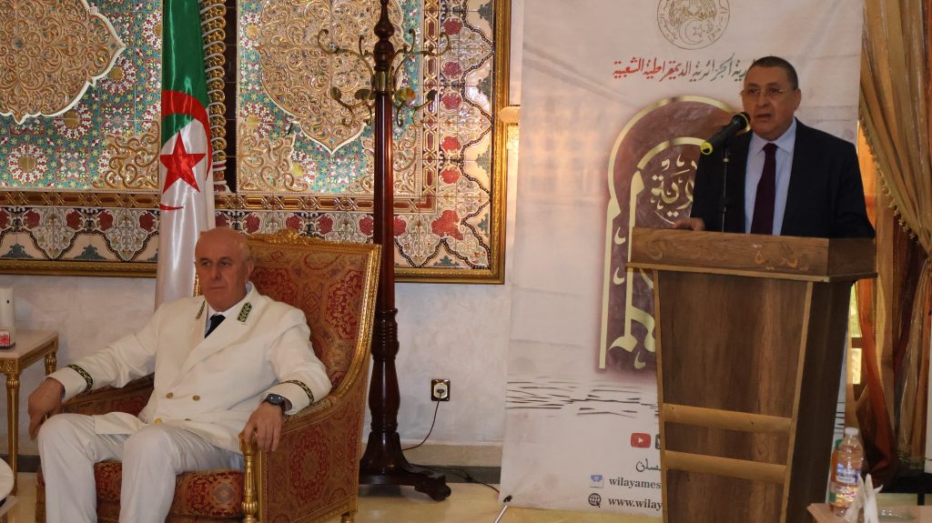 مراد يعاين مشروع ربط ميناء الغزوات بالطريق السيار شرق غرب في شطره الثاني ببلدية ندرومة