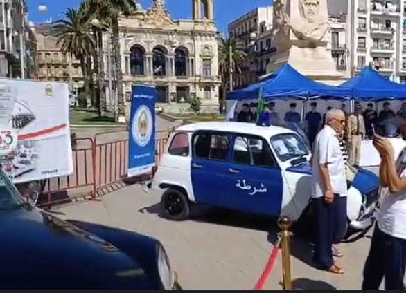 المتحف المنتقل للشرطة الجزائرية يحط الرحال بمدينة وهران