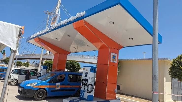 غليزان : تركيب 31 عمودا لشحن السيارات الكهربائية