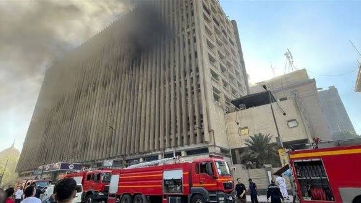 مصر: إصابة 14 شخصا إثر حريق في مبنى “سنترال” رمسيس بالقاهرة