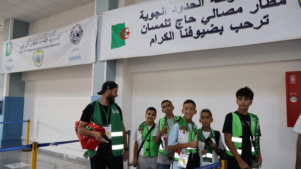وصول 80 طفلا من أبناء الجالية الوطنية بالخارج إلى عين تموشنت