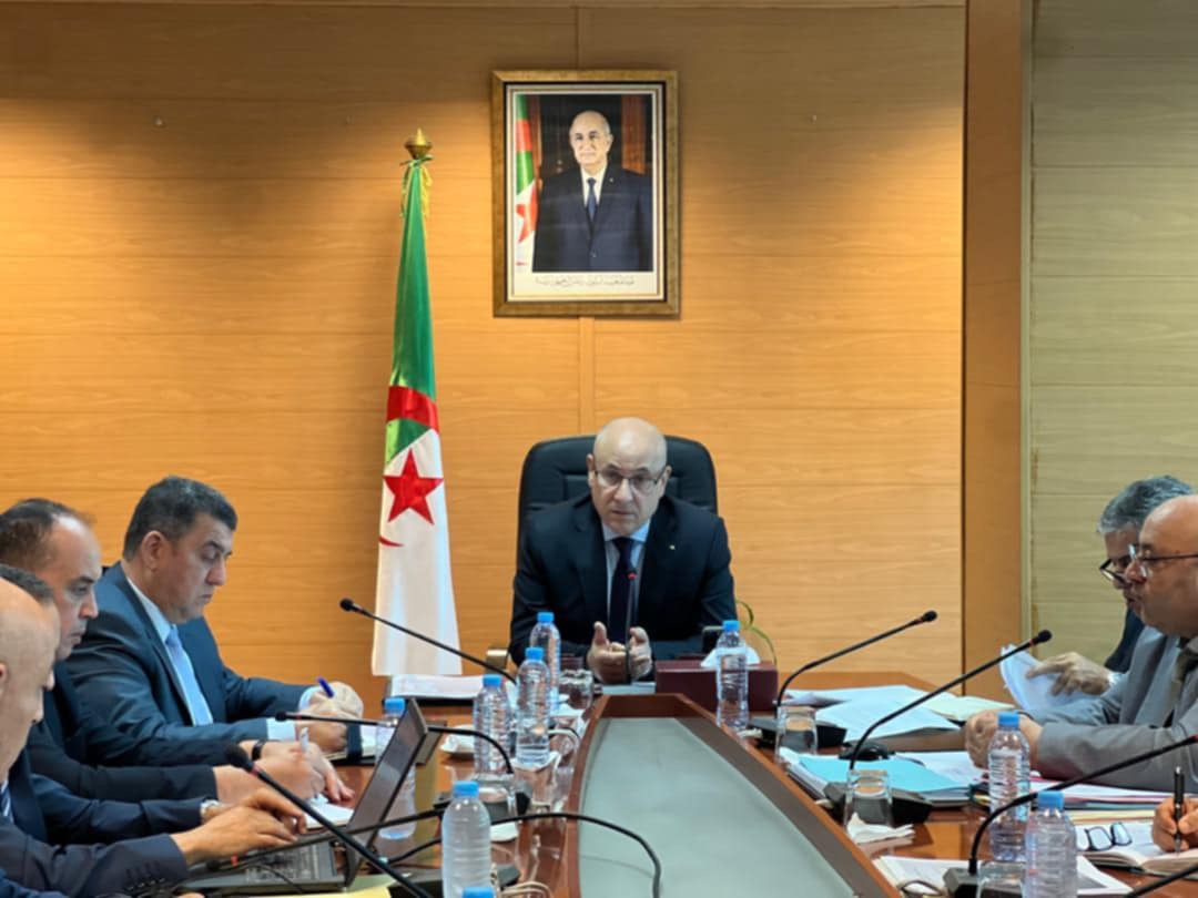 الطيب زيتوني يترأس الاجتماع التقييمي الدوري مع المدراء الجهويين لوزارة التجارة