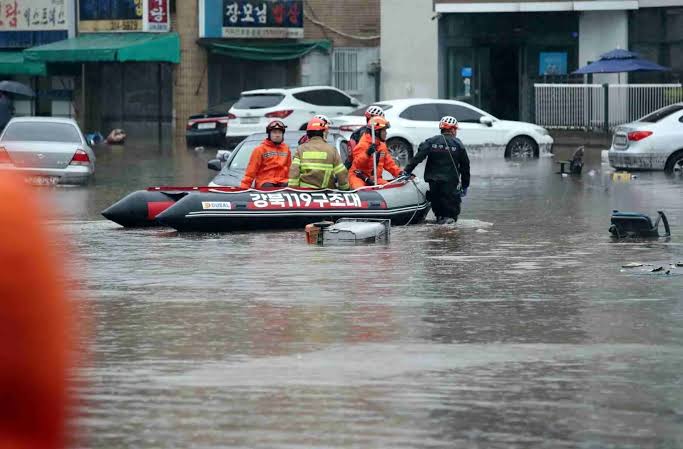 كوريا الجنوبية : ارتفاع حصيلة ضحايا الأمطار الغزيرة إلى 14 حالة وفاة و 12 مفقودا