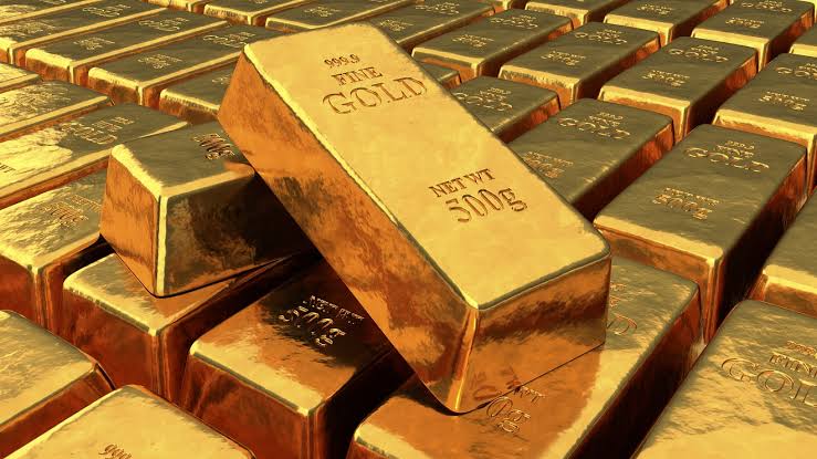 أسعار الذهب تتراجع إلى أدنى مستوى