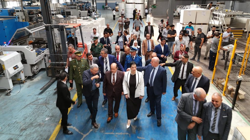 سيفي غريب : إدماج قرابة 300 امرأة في مجال الصناعة