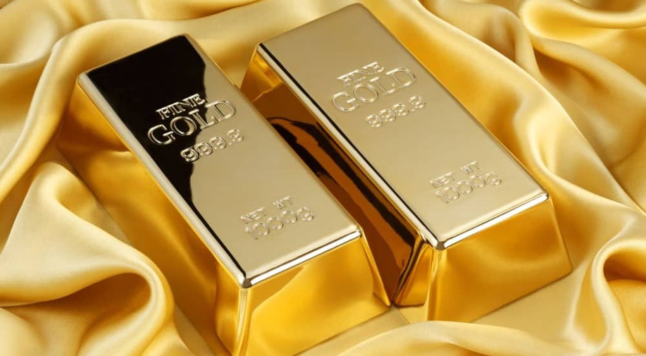 الذهب قرب أعلى مستوى في شهر