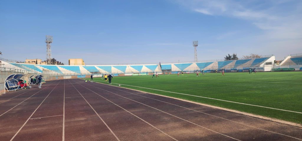 المركب الرياضي بالبيض: تجديد مرتقب لأرضية ملعب ”زكرياء مجدوب”