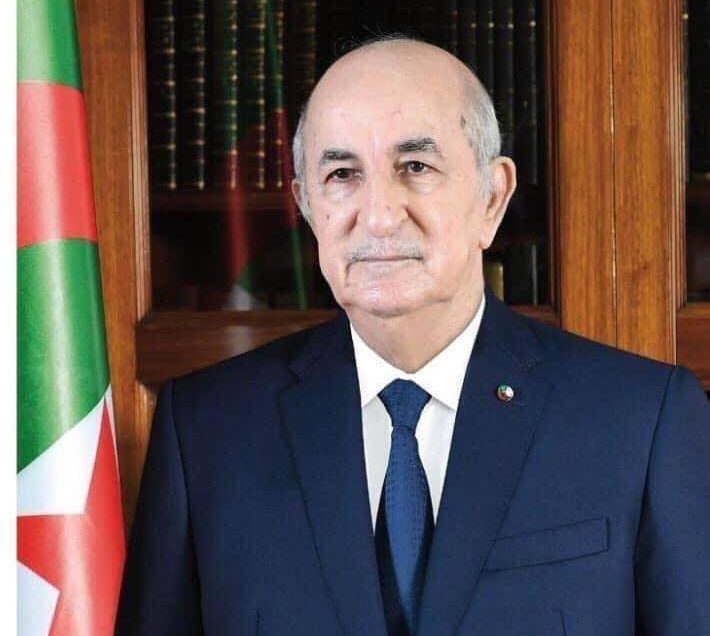 رئيس الجمهورية يصل إلى النادي الوطني للجيش للإشراف على مراسم الاحتفال باليوم الوطني للجيش الوطني الشعبي