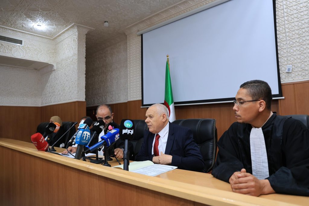 تنصيب النائب العام لدى مجلس قضاء تيارت ورئيس المحكمة الإدارية الجديدين