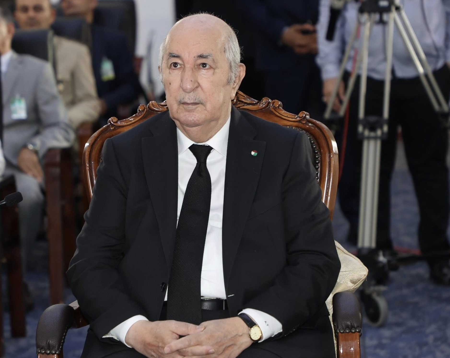 رئيس الجمهورية: اليوم الوطني للمجاهد مناسبة لتجديد العهد للشهداء والمجاهدين والوفاء لرسالة نوفمبر الخالدة