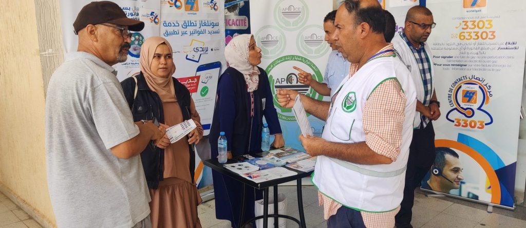 معسكر : إقبال كبير على الأبواب المفتوحة على الخدمات الالكترونية التي توفرها شركة “سونلغاز”