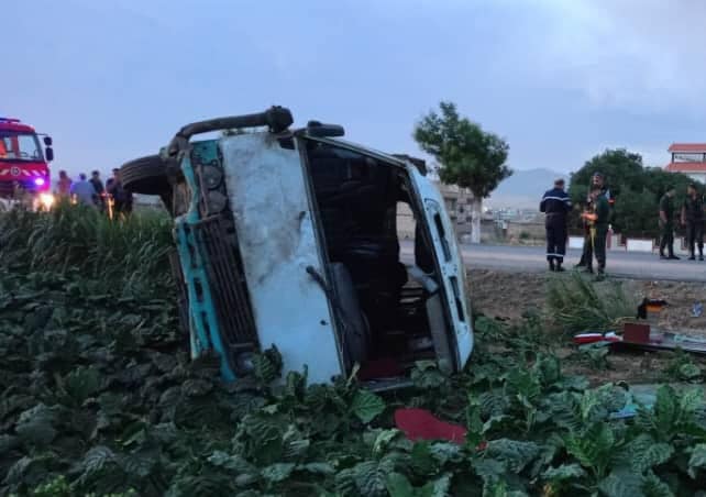 سطيف: إصابة 22 شخصا بجروح إثر إنقلاب حافلة لنقل المسافرين