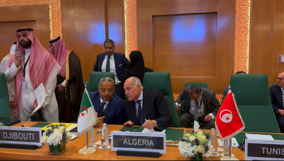 افتتاح أشغال الدورة الاستثنائية لمنظمة التعاون الإسلامي في جدة لبحث التطورات الخطيرة للقضية الفلسطينية