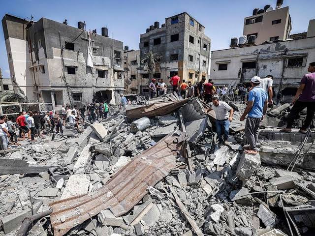 العدوان على غزة : استشهاد ثلاثة فلسطينيين وإصابة آخرين وسط وجنوب القطاع