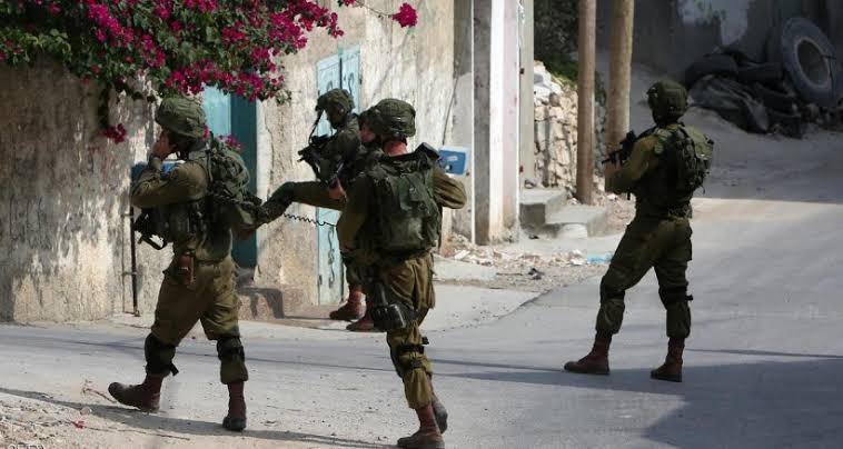 قوات الاحتلال الصهيوني تعتقل صحفية فلسطينية بالضفة الغربية