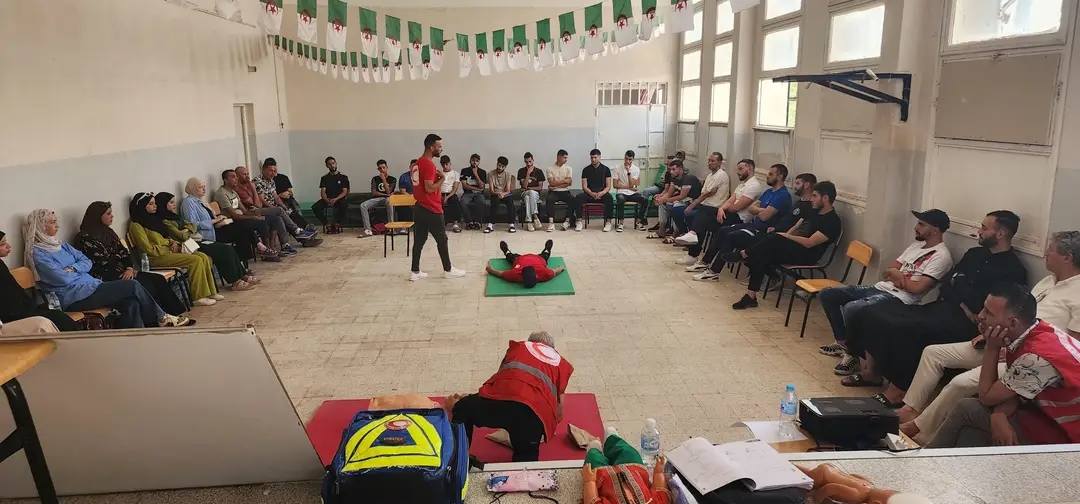 الهلال الأحمر الجزائري يطلق حملة وطنية للتكوين في الإسعافات الأولية
