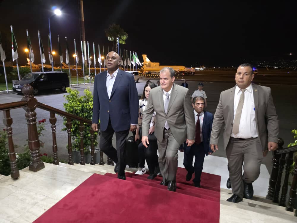 المعرض الإفريقي للتجارة البينية.. مسؤولون رفيعو المستوى وشخصيات إفريقية يصلون الجزائر للمشاركة في الطبعة الرابعة