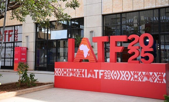 المعرض الإفريقي للتجارة البينية بالجزائر: رئيس أفريكسيمبنك يقف بقصر المعارض على آخر التحضيرات