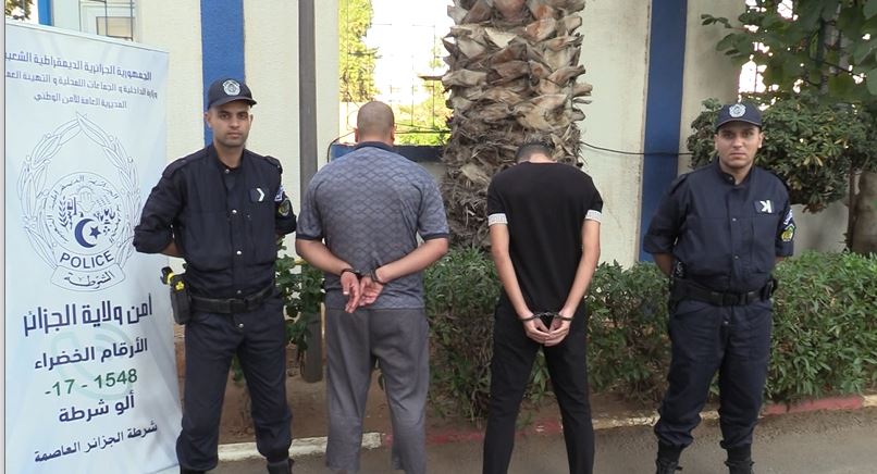أمن ولاية الجزائر : توقيف شخصين متورطين في قضية الاعتداء على شاب بالعاصمة